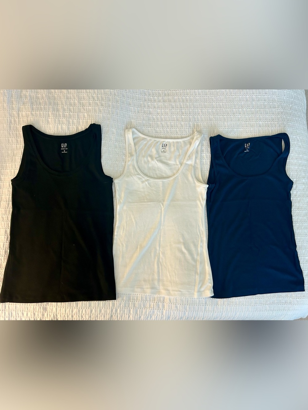 GAP Women's Modern Tank Top Trio - Black, White, Navy